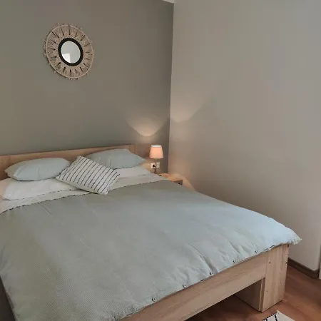 Tinelinn - Walls Apartment